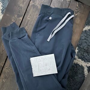 VGUC 
Medium Tall zamora jogger
Color: Dark harbor
Size: Medium Tall